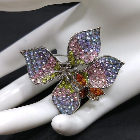 Vintage Pastel Rhinestone Flower Brooch, Tiny Topaz Rhinestone Butterfly, 2 1/4' - Picture 2 of 7